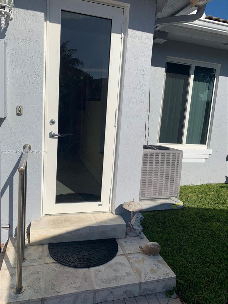 7625 SW 75th Ave, Miami, FL 33143 Photo