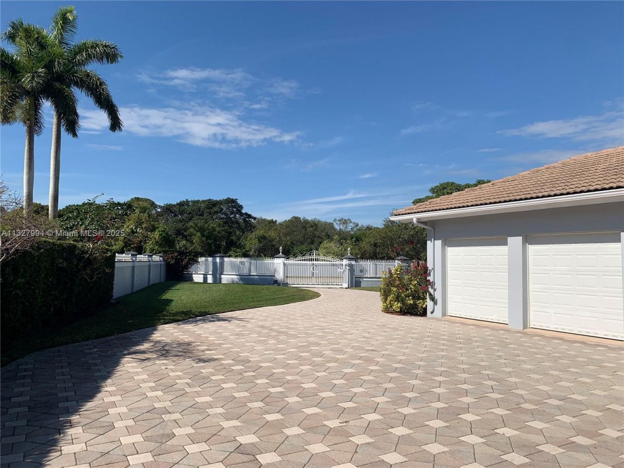 7625 SW 75th Ave, Miami, FL 33143 Photo