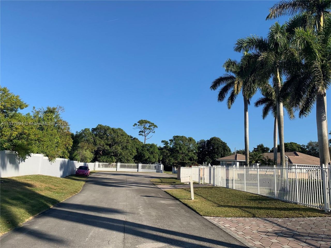 7625 SW 75th Ave, Miami, FL 33143 Photo