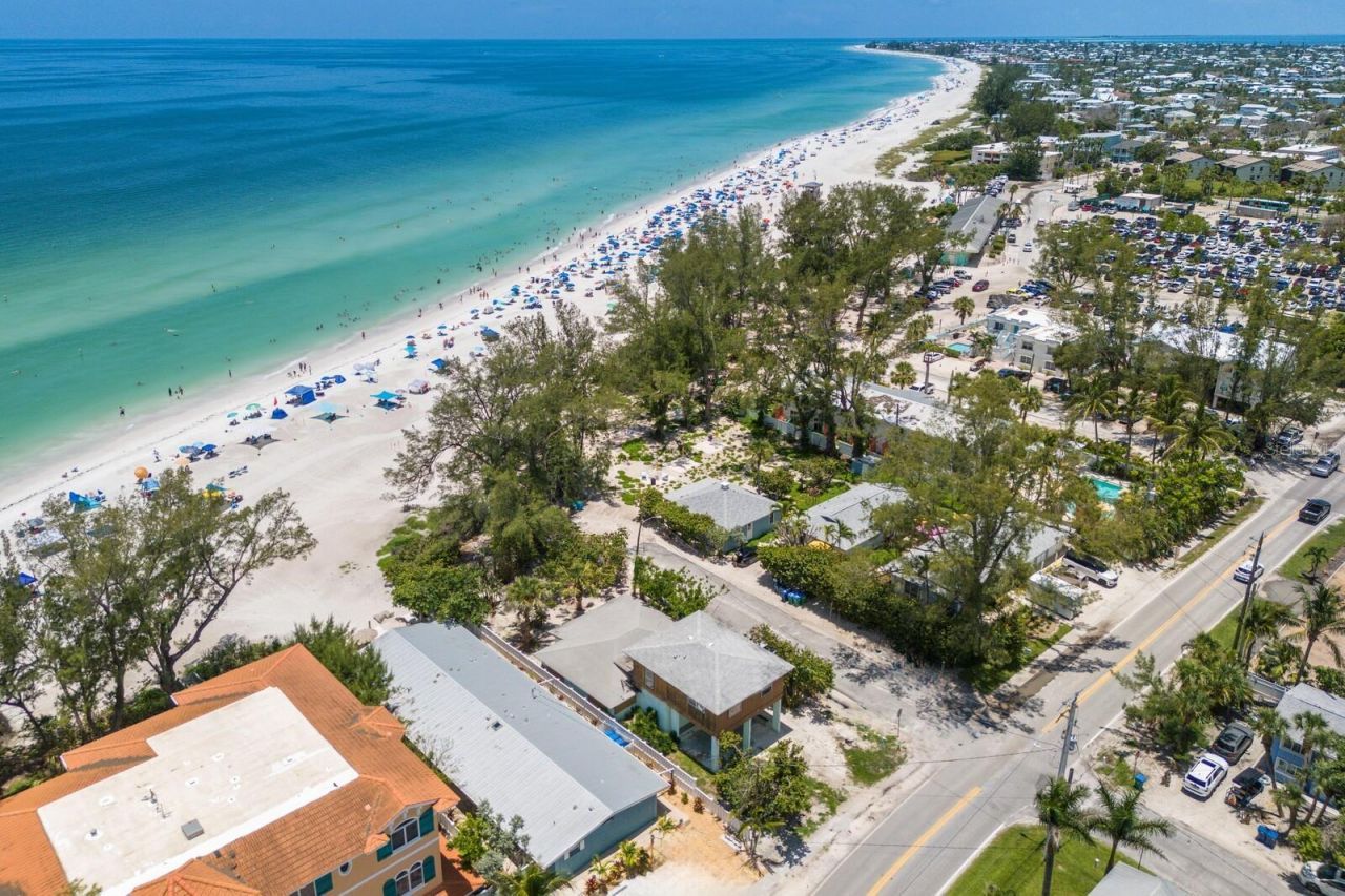 3720 Gulf Drive, Holmes Beach, FL 34217 Photo