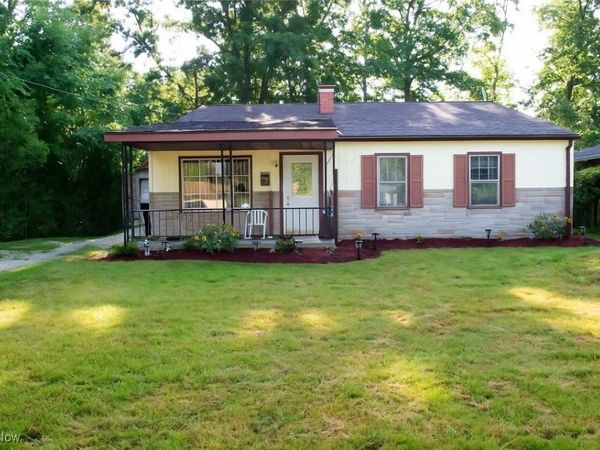 1863 Deerfield Avenue SW, Warren, OH 44485