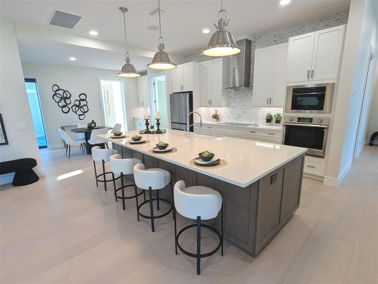 2110 Michele Drive, Sarasota, FL 34231 Photo