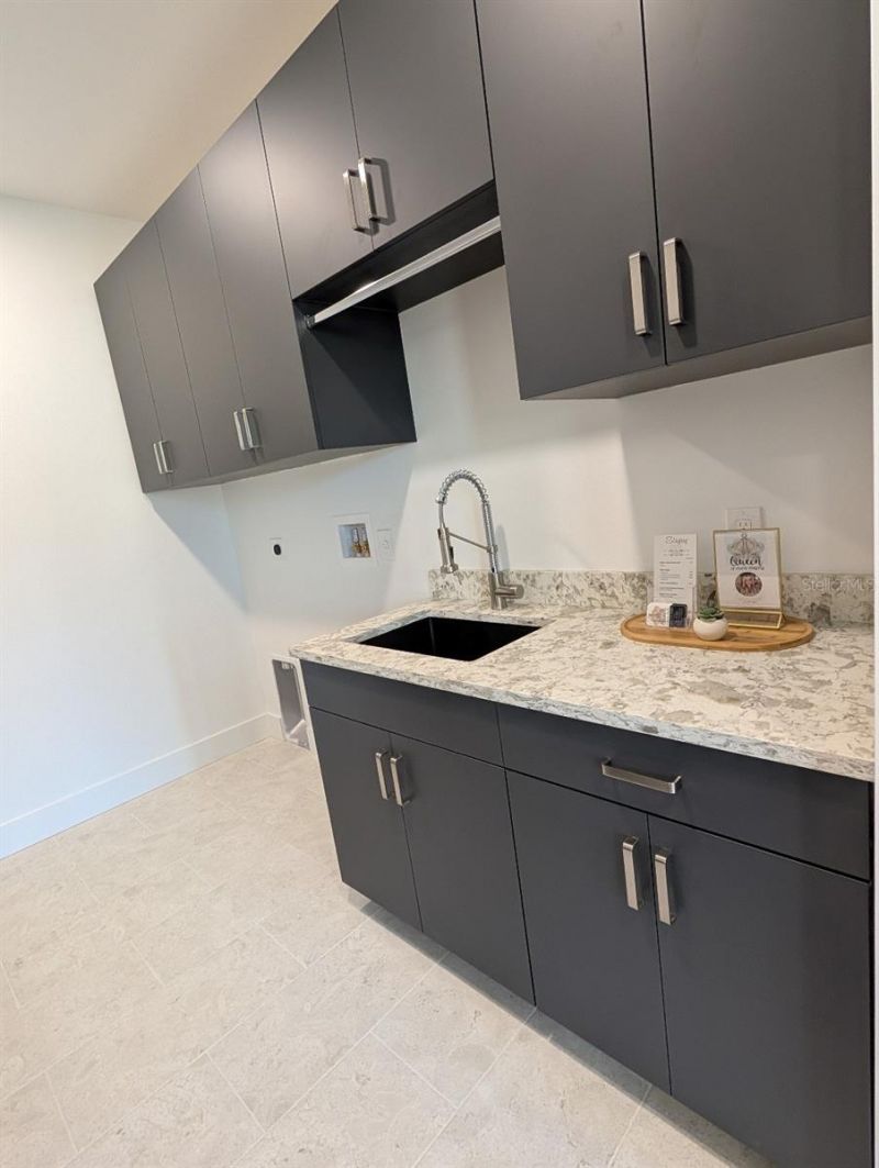 2110 Michele Drive, Sarasota, FL 34231 Photo