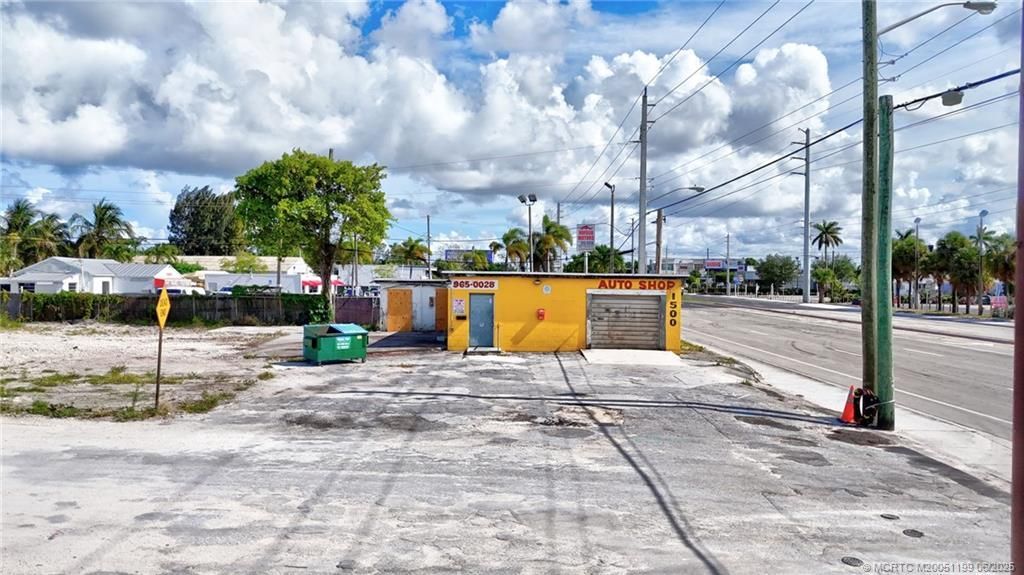 1500 S Military Trail, West Palm Beach, FL 33415 Photo