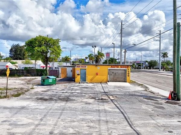 1500 S Military Trail, West Palm Beach, FL 33415