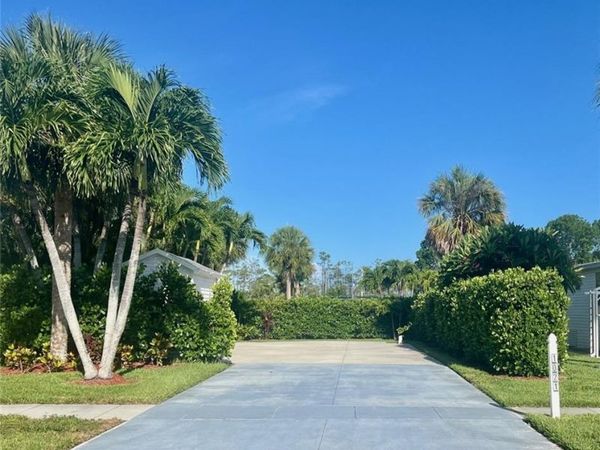1021 Silver Lakes BLVD, NAPLES, FL 34114