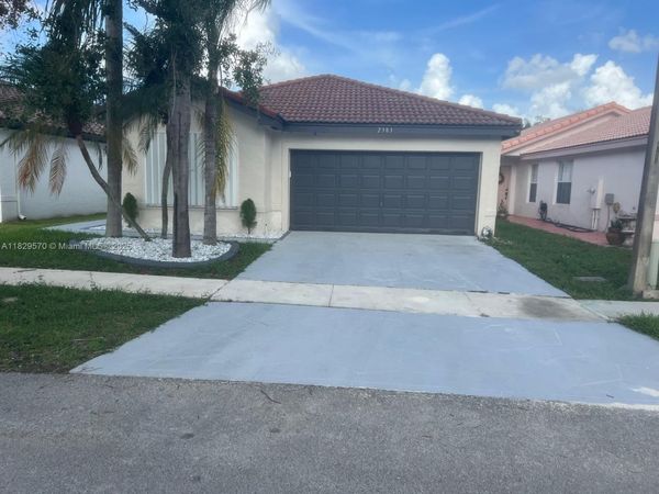 2383 SW 177th Ter, Miramar, FL 33029