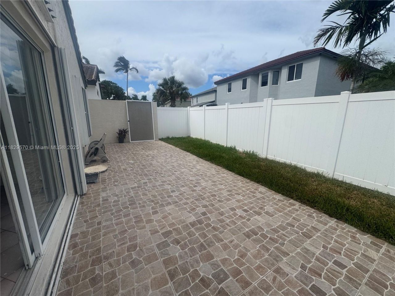 2383 SW 177th Ter, Miramar, FL 33029 Photo