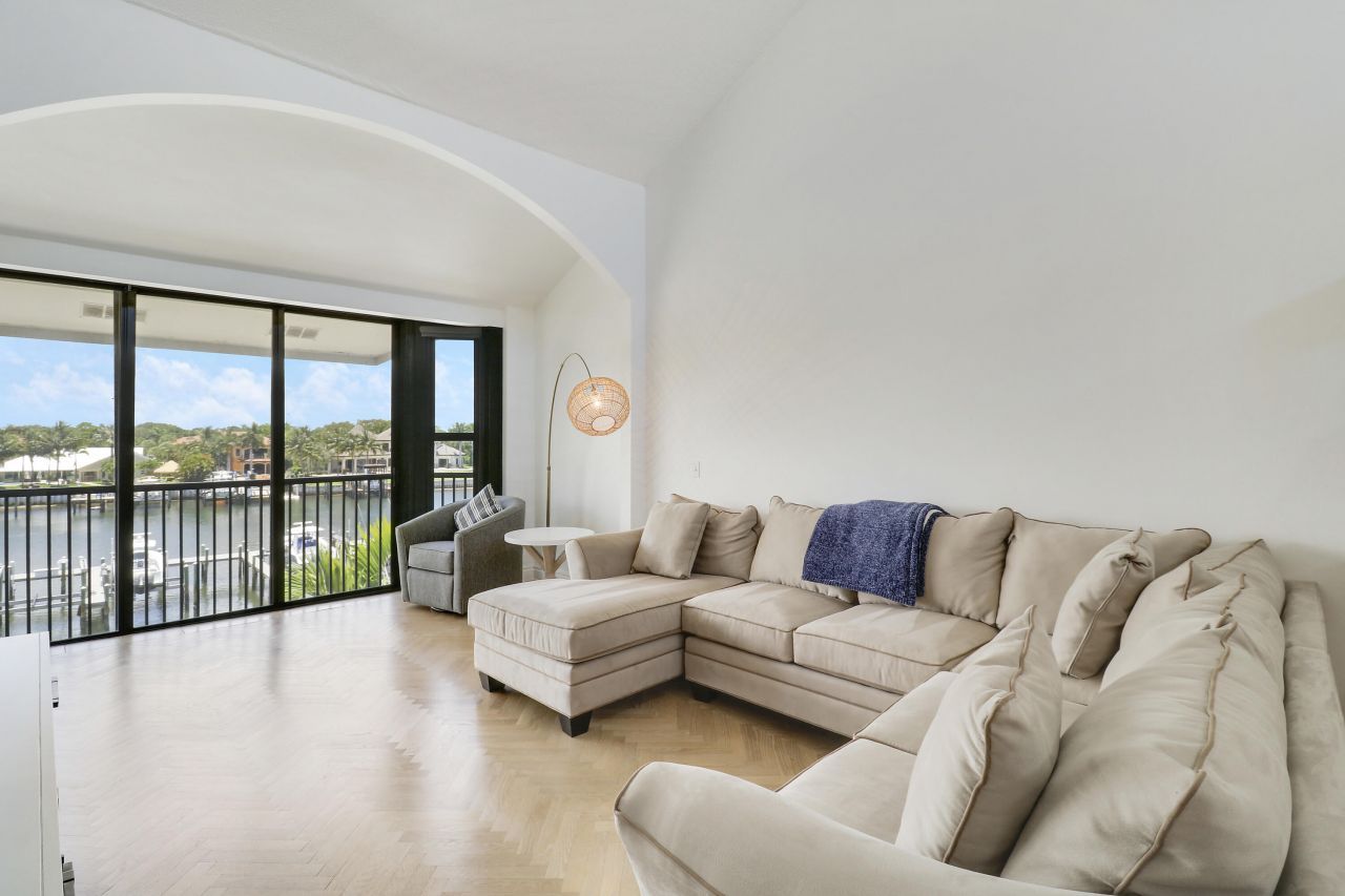 543 Bay Colony Drive N, Unit Slip 8, Juno Beach, FL 33408 Photo