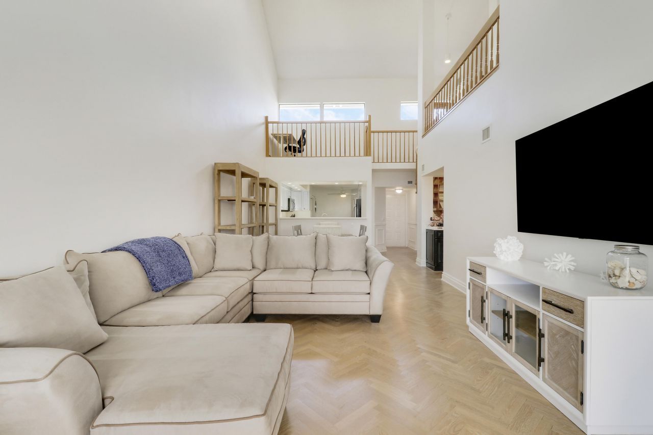 543 Bay Colony Drive N, Unit Slip 8, Juno Beach, FL 33408 Photo