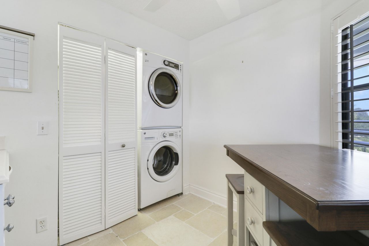 543 Bay Colony Drive N, Unit Slip 8, Juno Beach, FL 33408 Photo