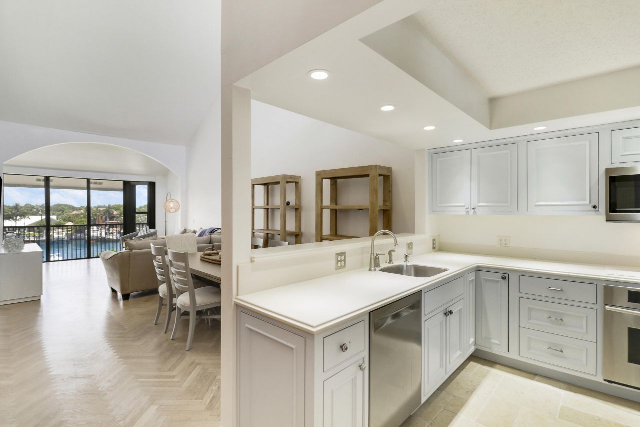 543 Bay Colony Drive N, Unit Slip 8, Juno Beach, FL 33408 Photo