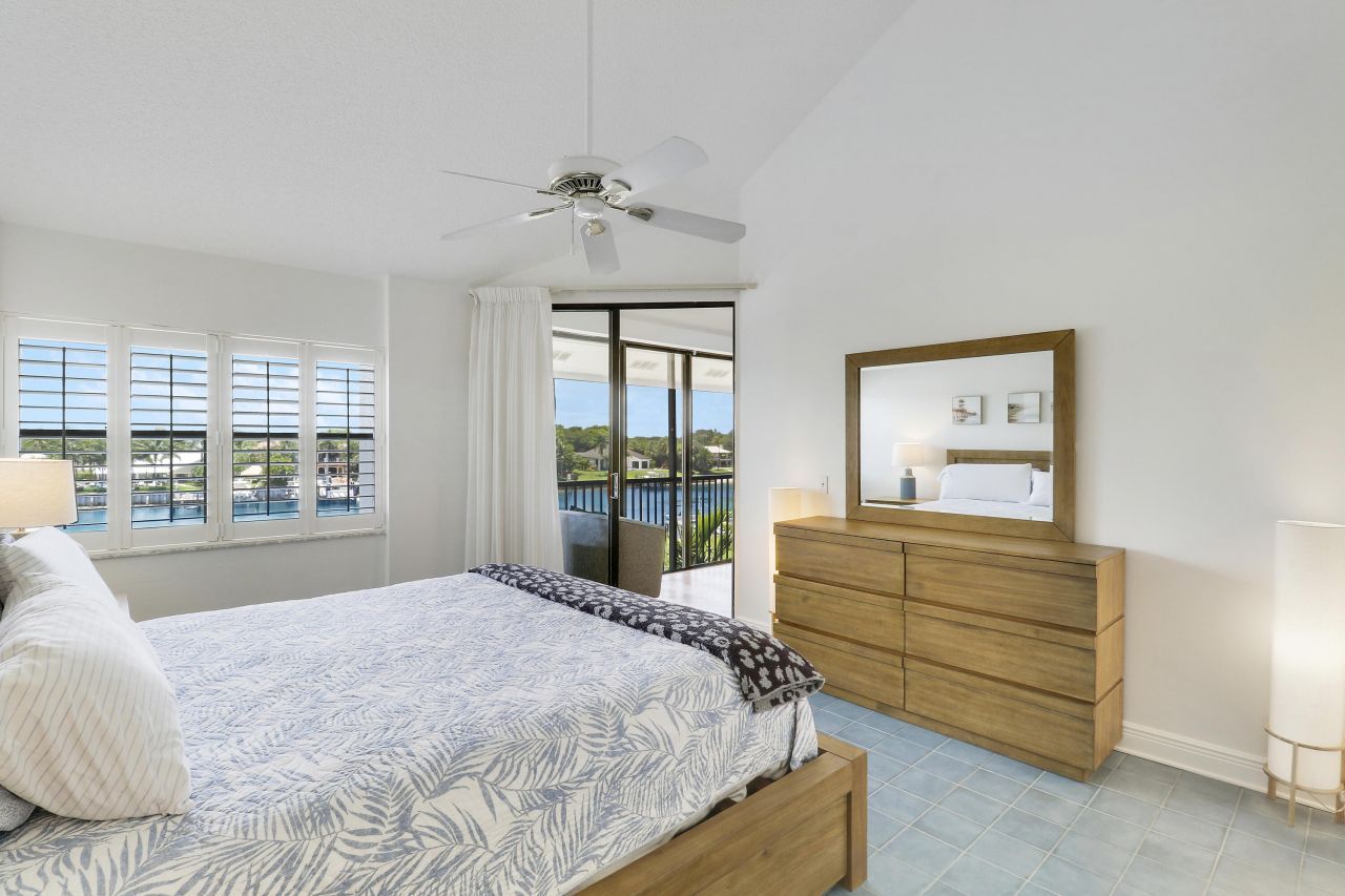 543 Bay Colony Drive N, Unit Slip 8, Juno Beach, FL 33408 Photo