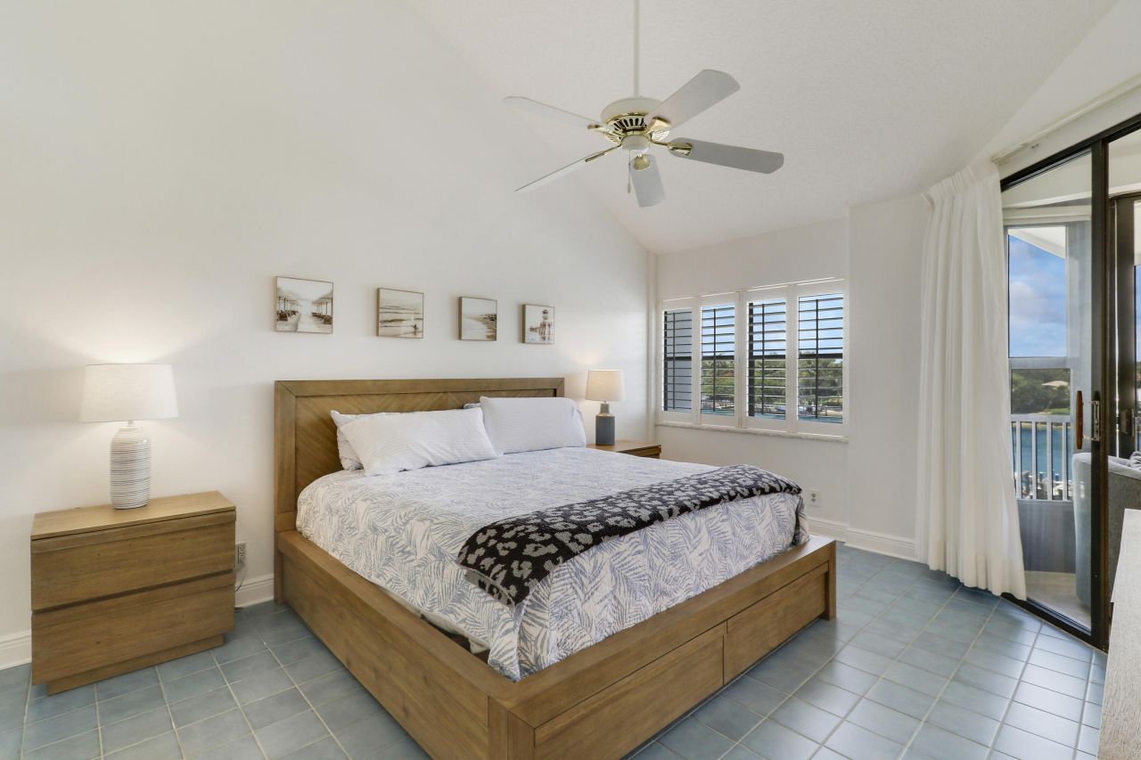 543 Bay Colony Drive N, Unit Slip 8, Juno Beach, FL 33408 Photo