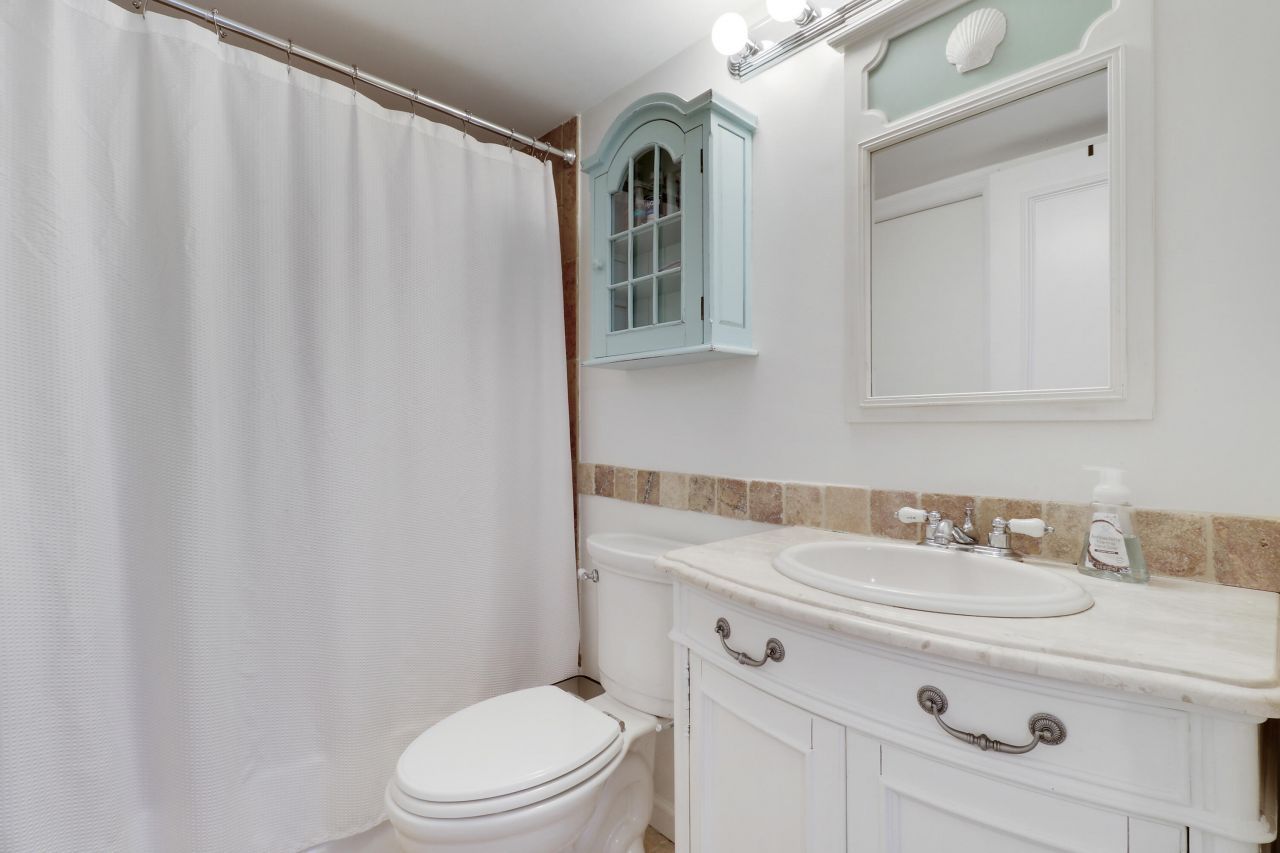 543 Bay Colony Drive N, Unit Slip 8, Juno Beach, FL 33408 Photo