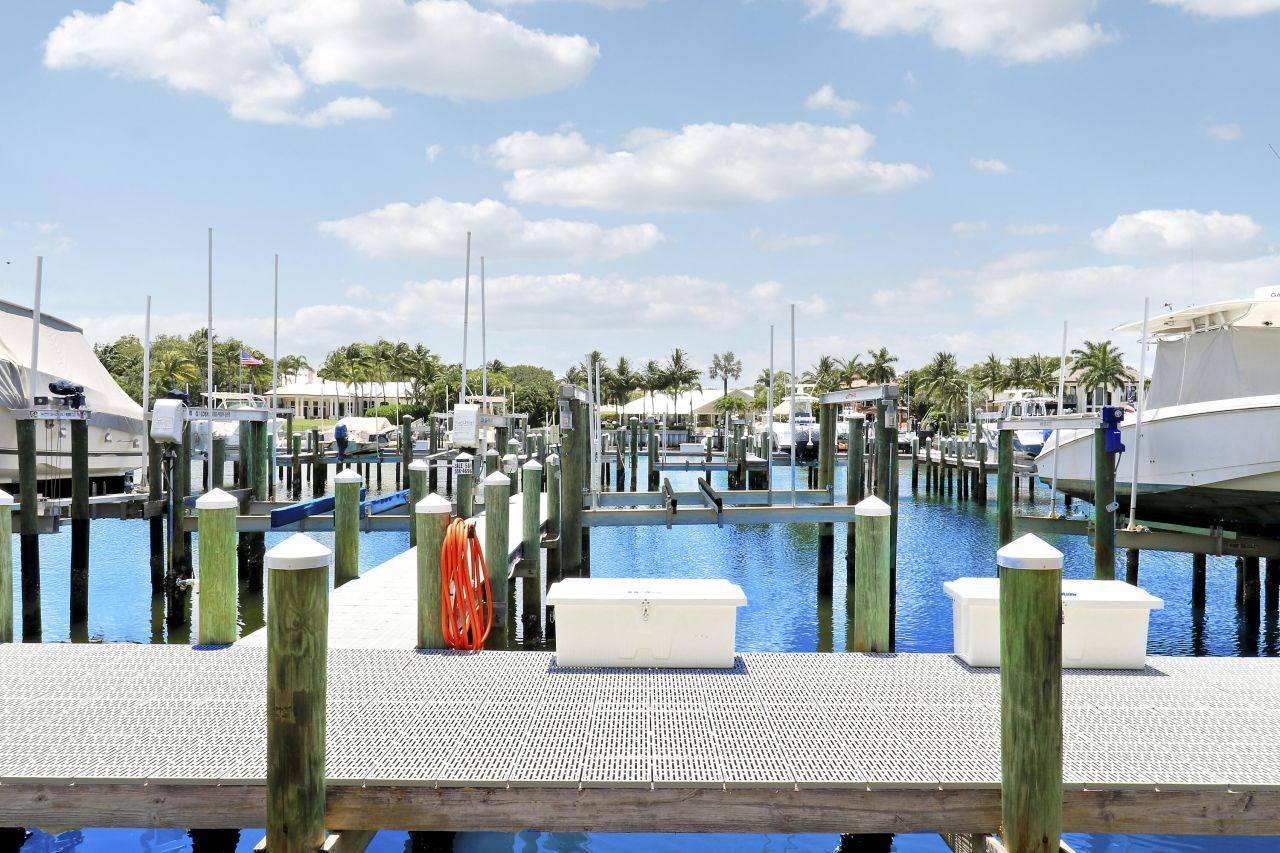 543 Bay Colony Drive N, Unit Slip 8, Juno Beach, FL 33408 Photo