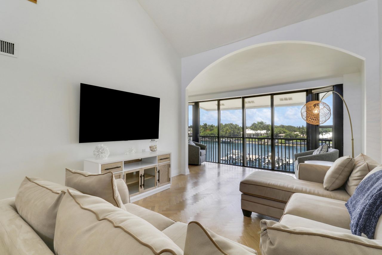 543 Bay Colony Drive N, Unit Slip 8, Juno Beach, FL 33408 Photo