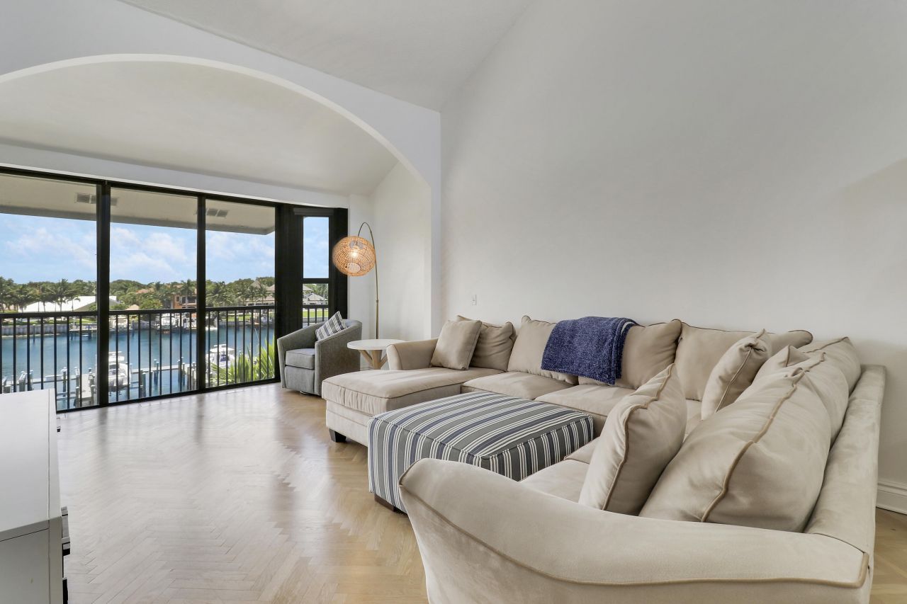 543 Bay Colony Drive N, Unit Slip 8, Juno Beach, FL 33408 Photo