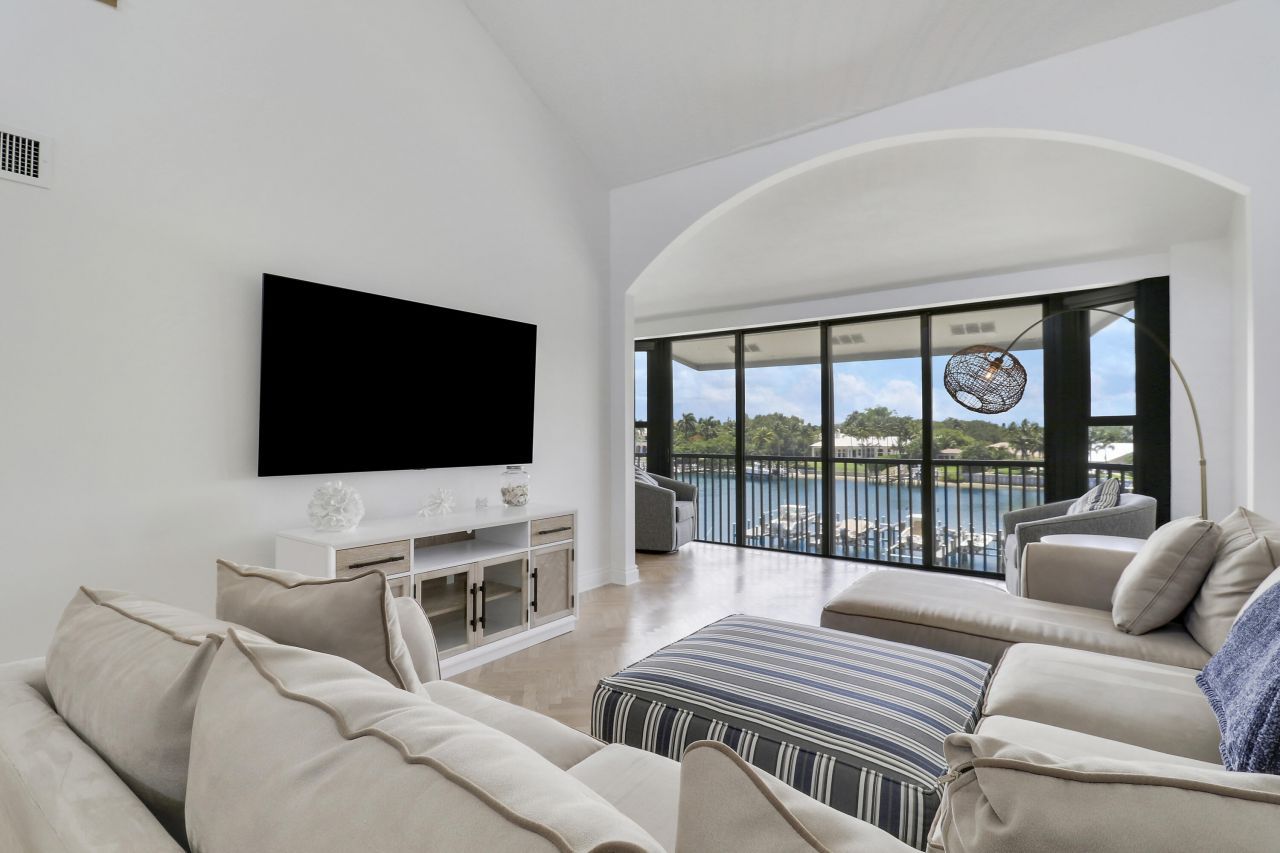 543 Bay Colony Drive N, Unit Slip 8, Juno Beach, FL 33408 Photo