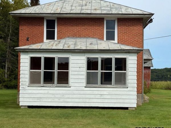 E1384 WOLF RIVER ROAD, Iola, WI 54945