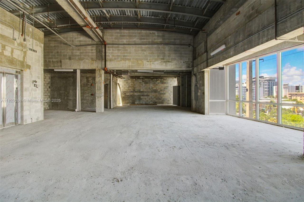 6930 Collins Ave, Unit Penthouse, Miami Beach, FL 33141 Photo