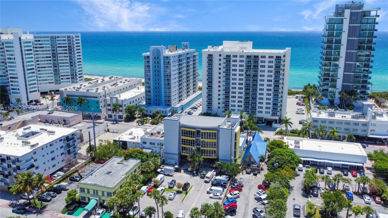 6936 Collins Ave, Unit 2nd Floor, Miami Beach, FL 33141 Photo