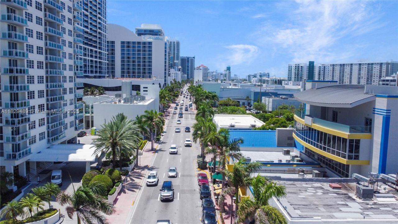 6930 Collins Ave, Unit Co Working, Miami Beach, FL 33141 Photo