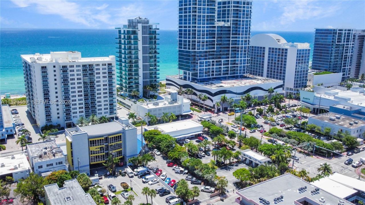 6930 Collins Ave, Unit Co Working, Miami Beach, FL 33141 Photo
