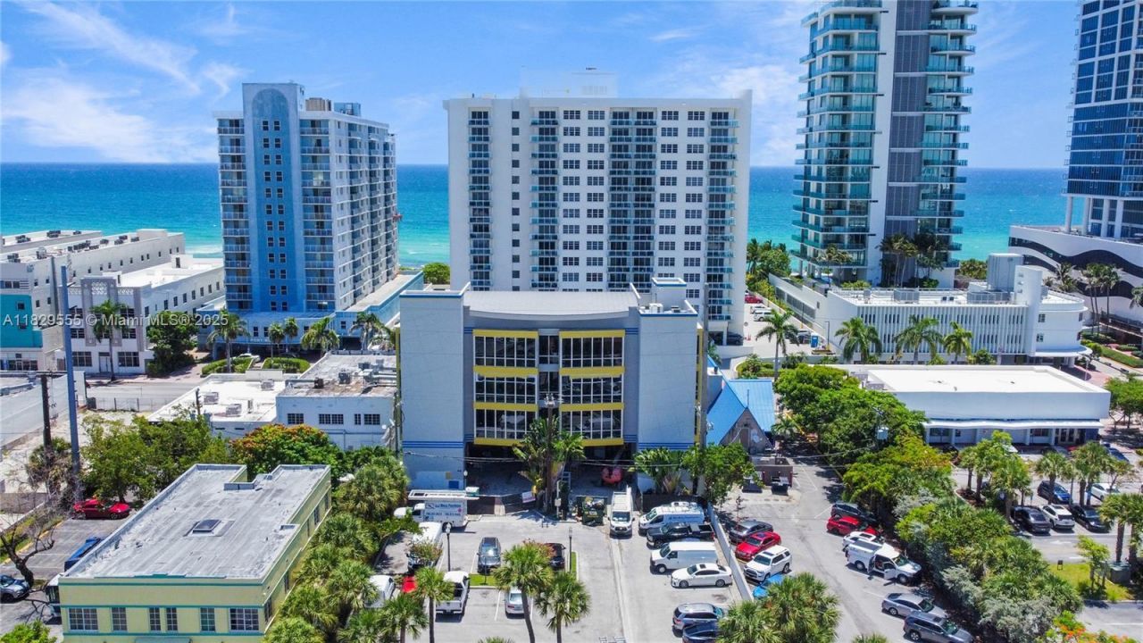 6930 Collins Ave, Unit 2nd Floor, Miami Beach, FL 33141 Photo