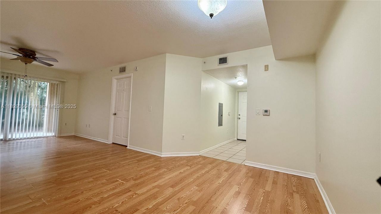 4021 San Marino Blvd, Unit 102, West Palm Beach, FL 33409 Photo