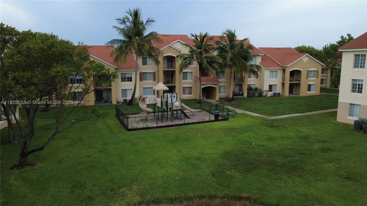 4021 San Marino Blvd, Unit 102, West Palm Beach, FL 33409 Photo