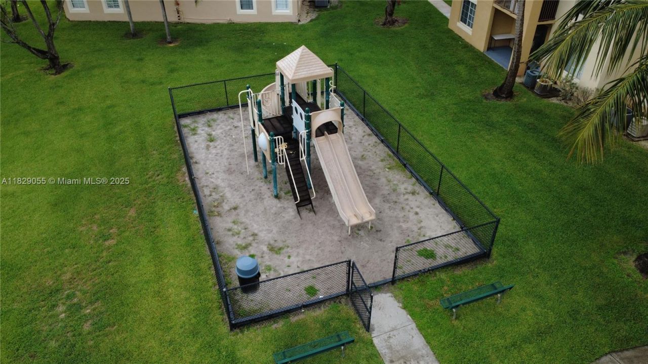 4021 San Marino Blvd, Unit 102, West Palm Beach, FL 33409 Photo