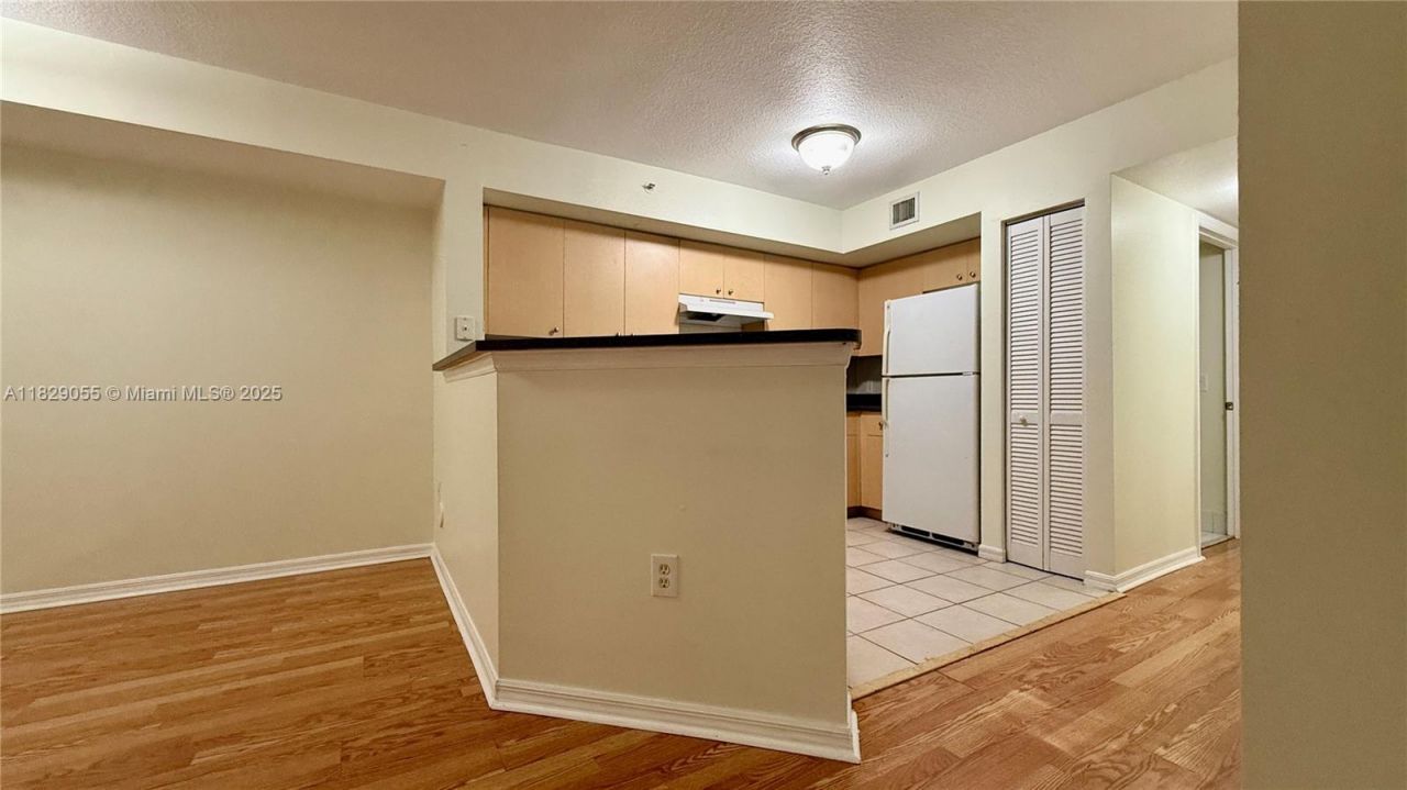 4021 San Marino Blvd, Unit 102, West Palm Beach, FL 33409 Photo