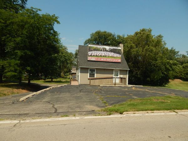 1908 E Riverside Blvd, Loves Park, IL 61111