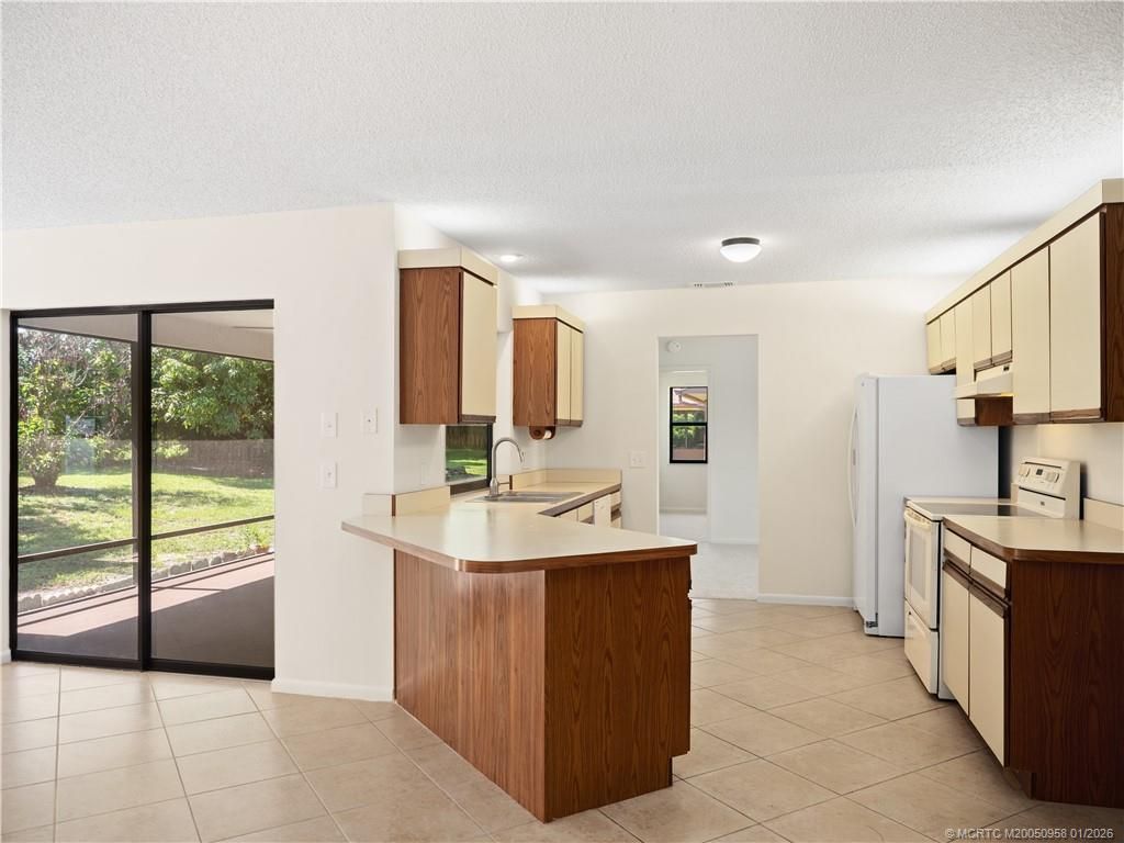 188 SE Crosspoint Drive, Port Saint Lucie, FL 34983 Photo