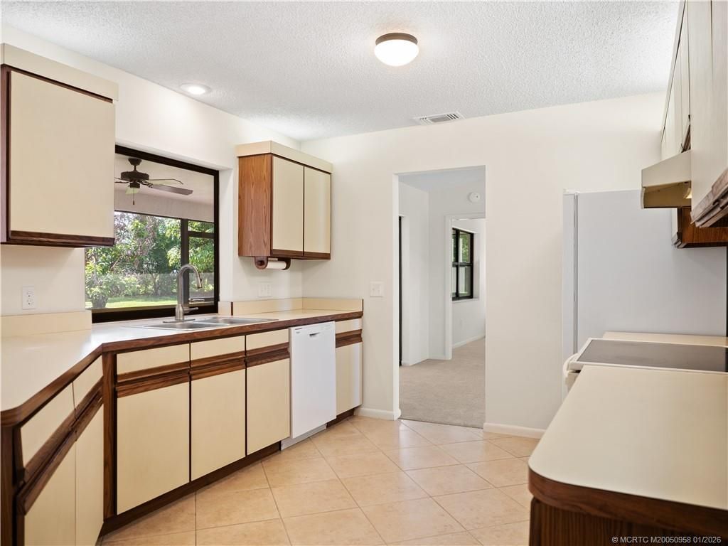 188 SE Crosspoint Drive, Port Saint Lucie, FL 34983 Photo