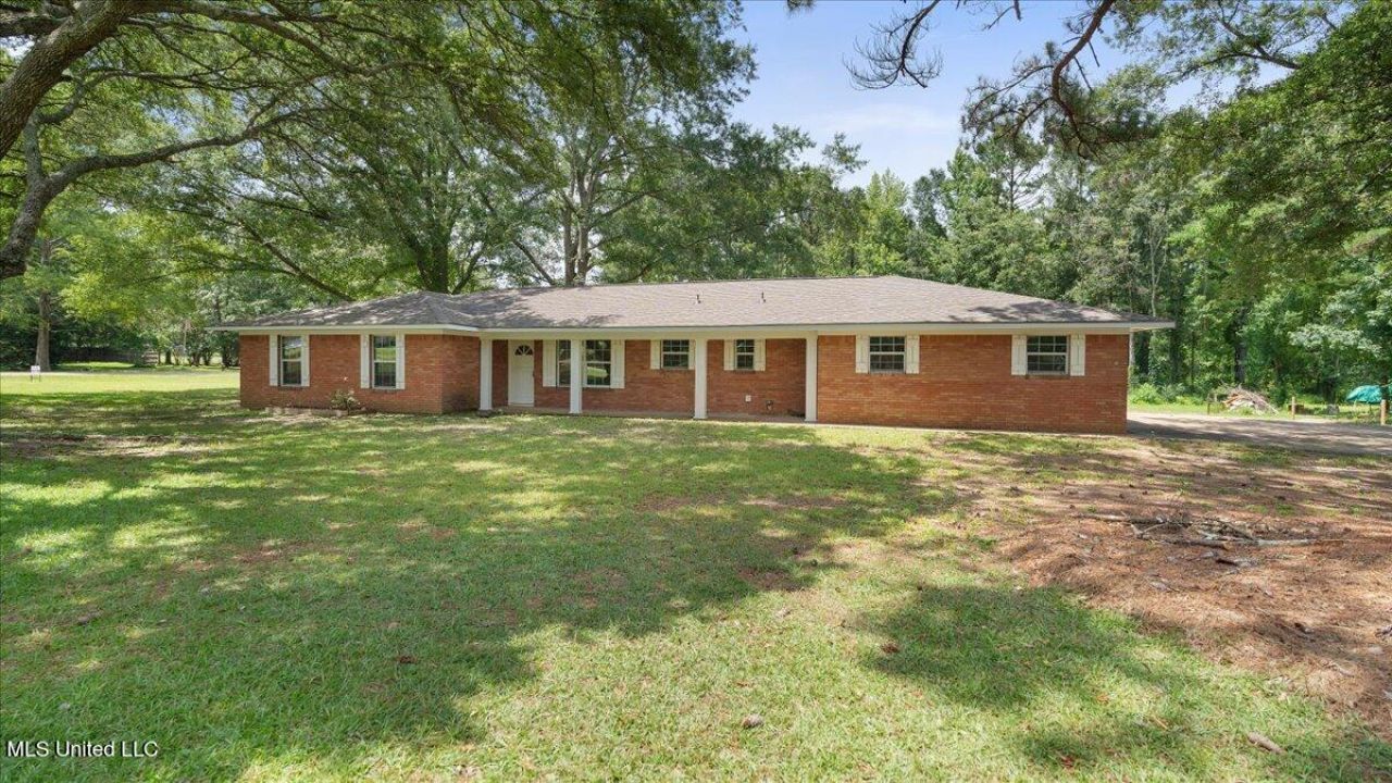 1172 Rockett Drive, Jackson, MS 39212 Main Photo