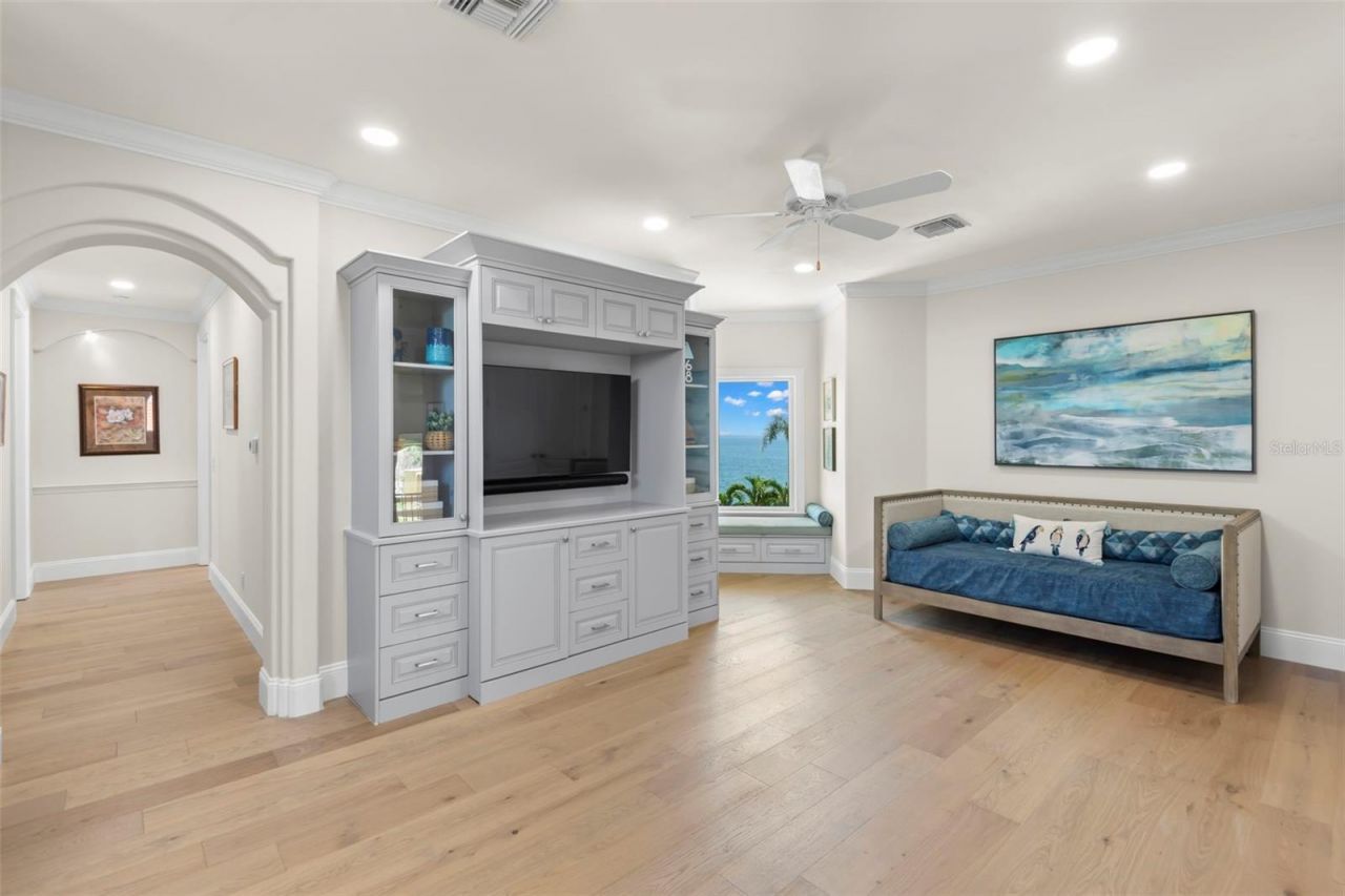 611 1st Avenue S, Tierra Verde, FL 33715 Photo