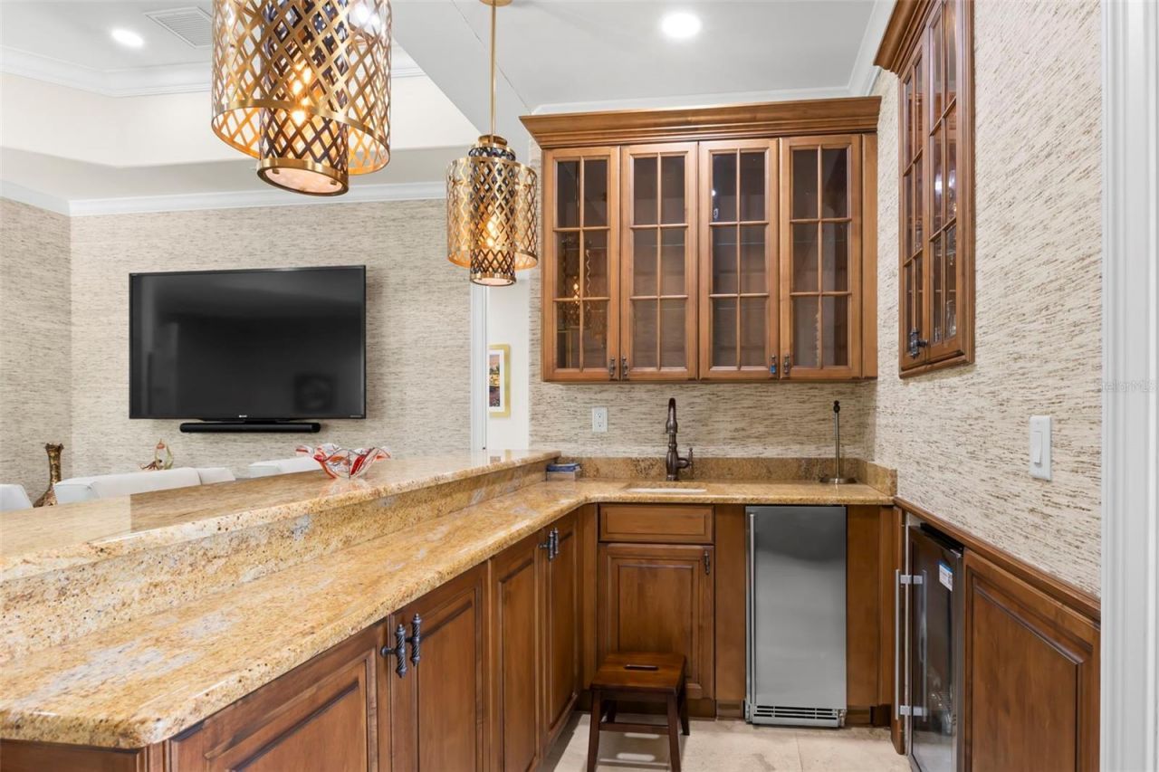 611 1st Avenue S, Tierra Verde, FL 33715 Photo