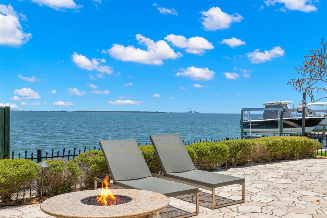 611 1st Avenue S, Tierra Verde, FL 33715 Photo