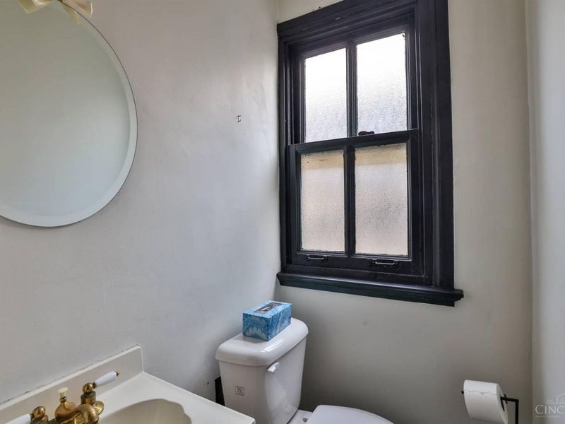 1985 Madison Road, Cincinnati, OH 45208 Photo 6