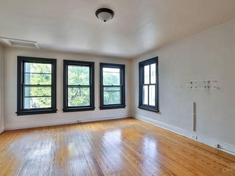 1985 Madison Road, Cincinnati, OH 45208 Photo 9