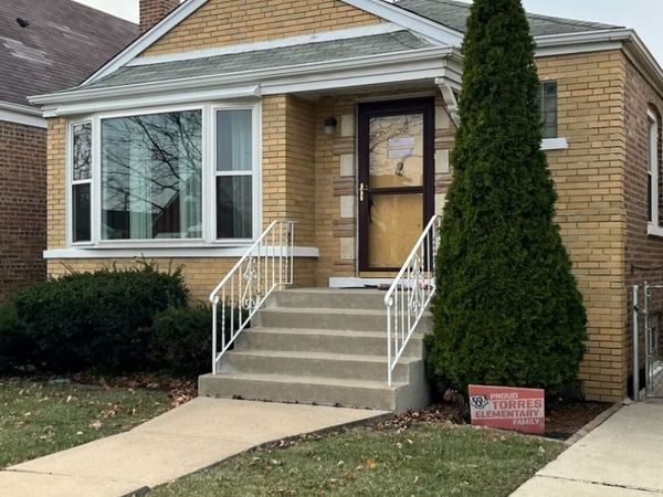 6822 S Kenneth Avenue, Chicago, IL 60629