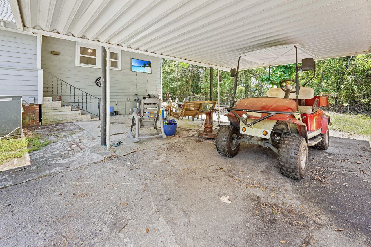 205 W Elm Street Photo 7