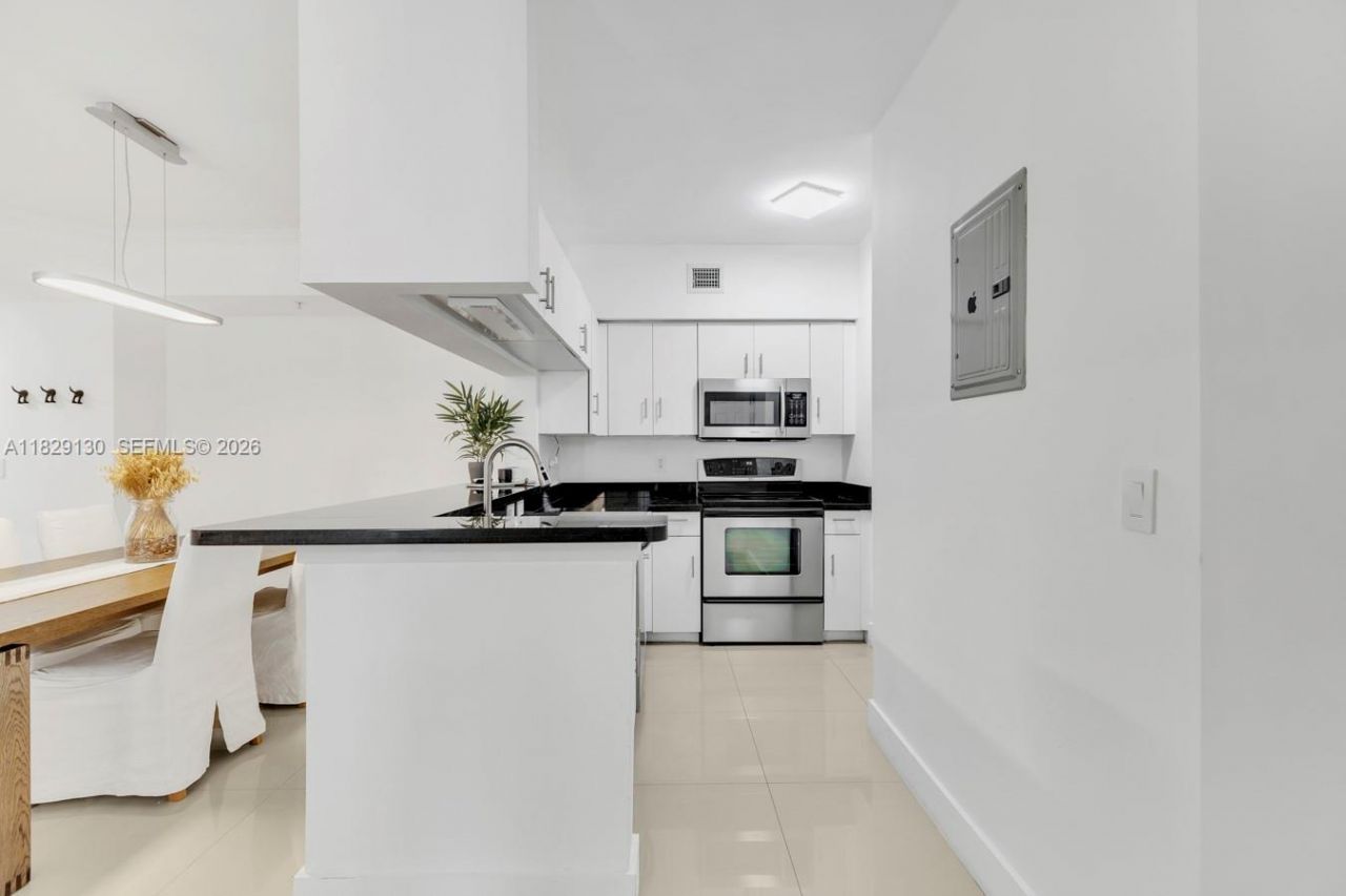 17100 N Bay Rd, Unit 1610, Sunny Isles Beach, FL 33160 Photo