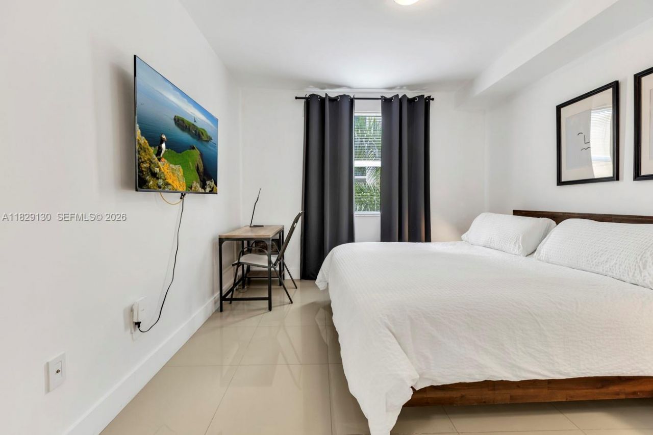 17100 N Bay Rd, Unit 1610, Sunny Isles Beach, FL 33160 Photo