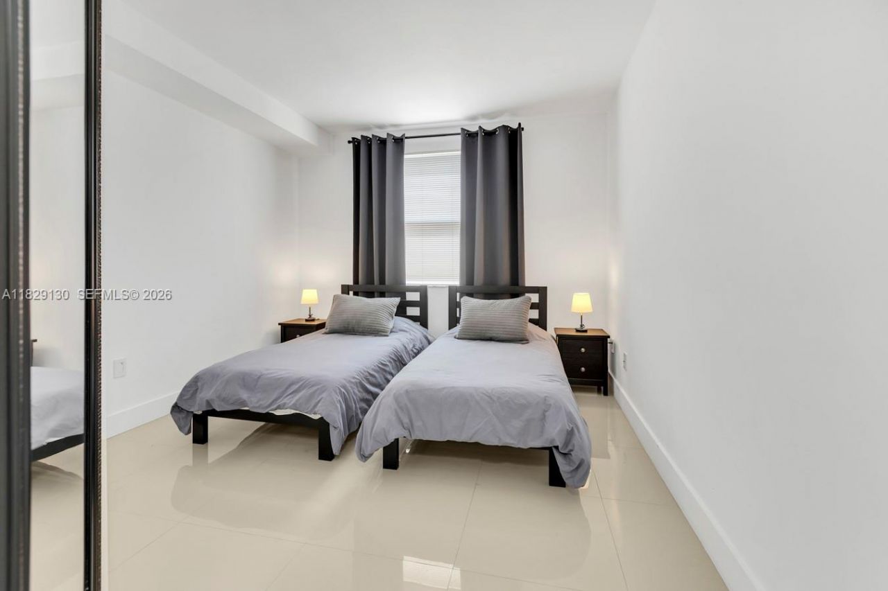 17100 N Bay Rd, Unit 1610, Sunny Isles Beach, FL 33160 Photo