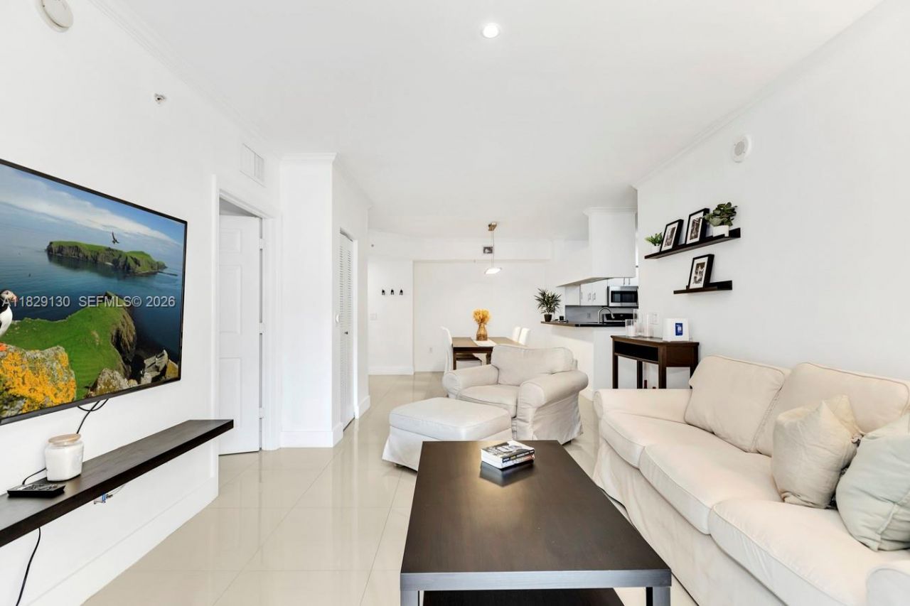 17100 N Bay Rd, Unit 1610, Sunny Isles Beach, FL 33160 Photo