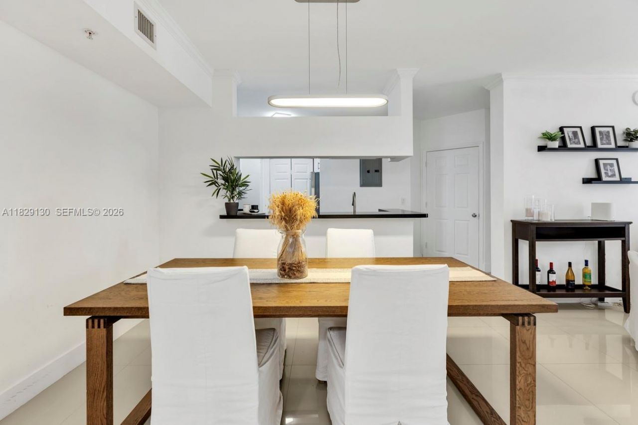 17100 N Bay Rd, Unit 1610, Sunny Isles Beach, FL 33160 Photo