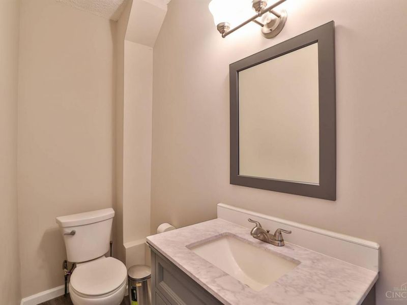 2007 Madison Road, Cincinnati, OH 45208 Photo 4